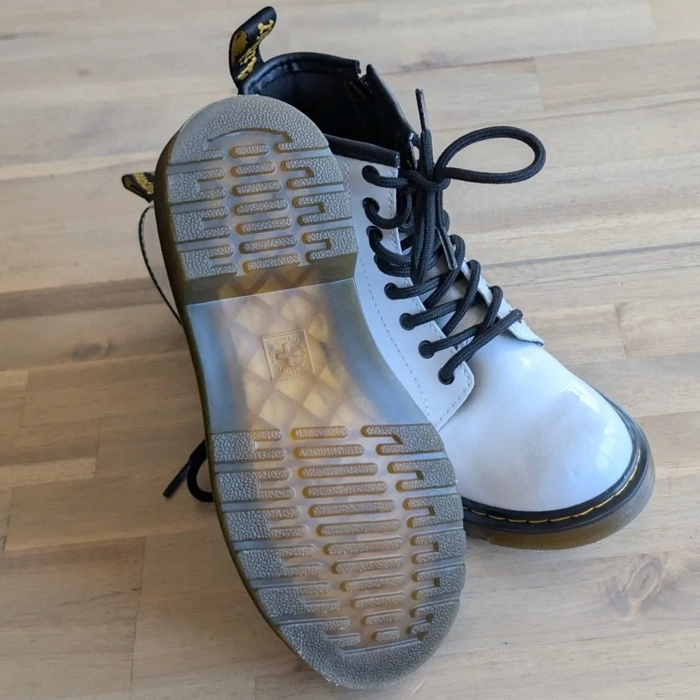 Dr. Martens Delaney White Patent Leather Lace Up Side Zip‎ Boots Kids Size 2